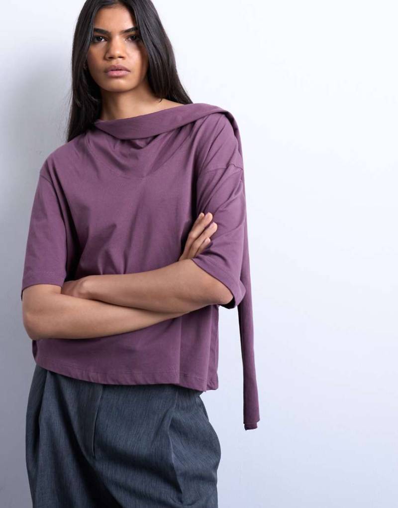 Topshop - T-Shirt in Feige mit überschnittenen Schultern und Schalkragen-Lila von Topshop