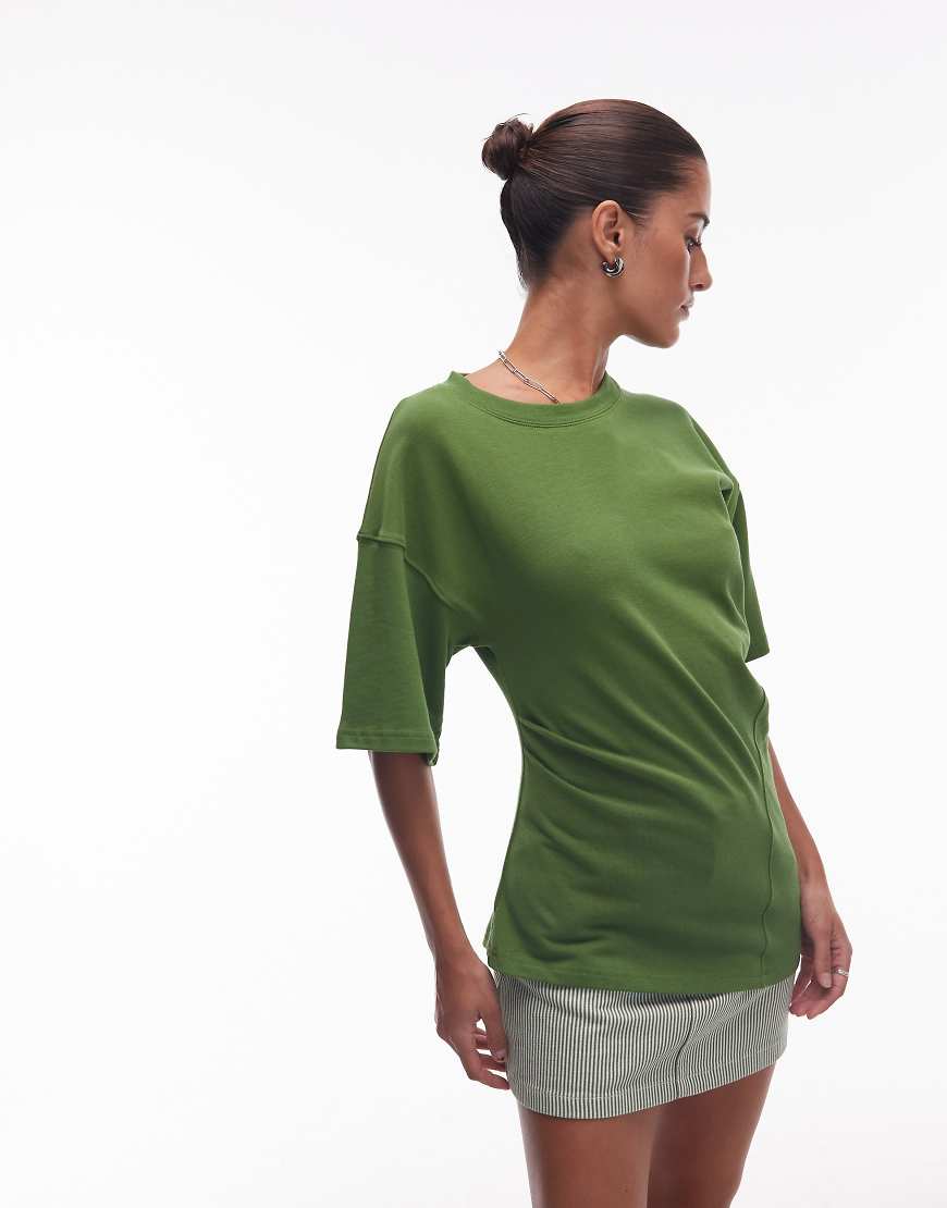 Topshop - T-Shirt in Grün mit verdrehtem Design Topshop - T-Shirt in Grün mit verdrehtem Design von Topshop