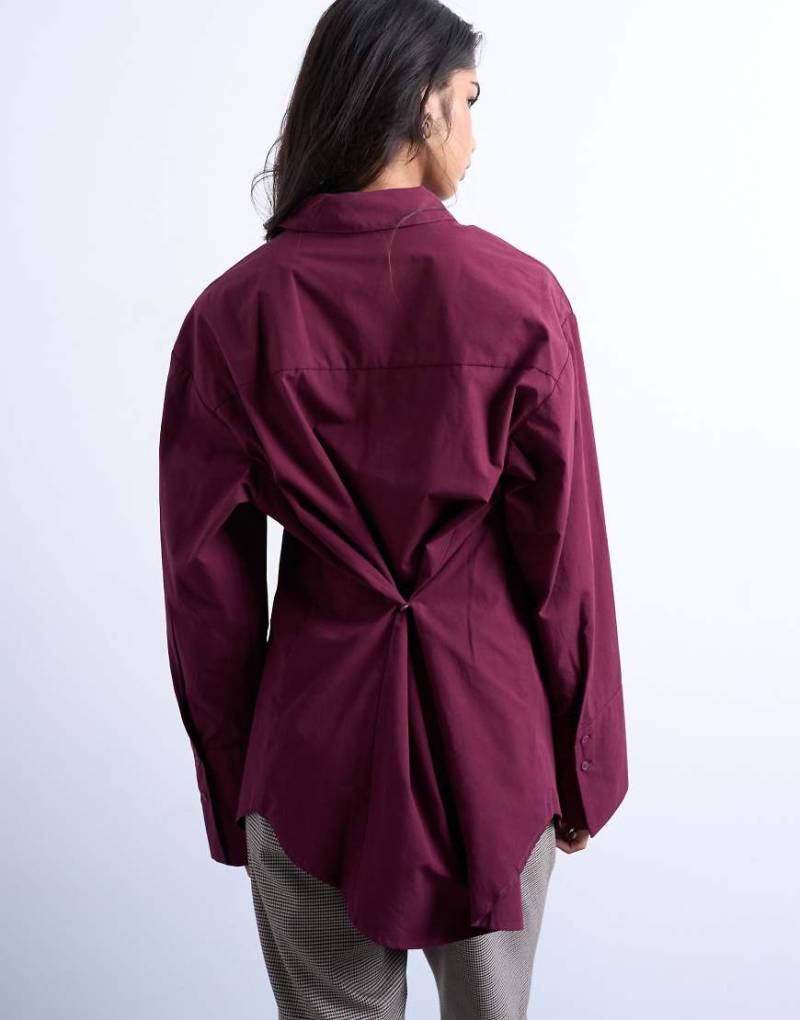 Topshop - Taillierte Oversize-Hemdbluse aus Popeline in Burgunderrot von Topshop