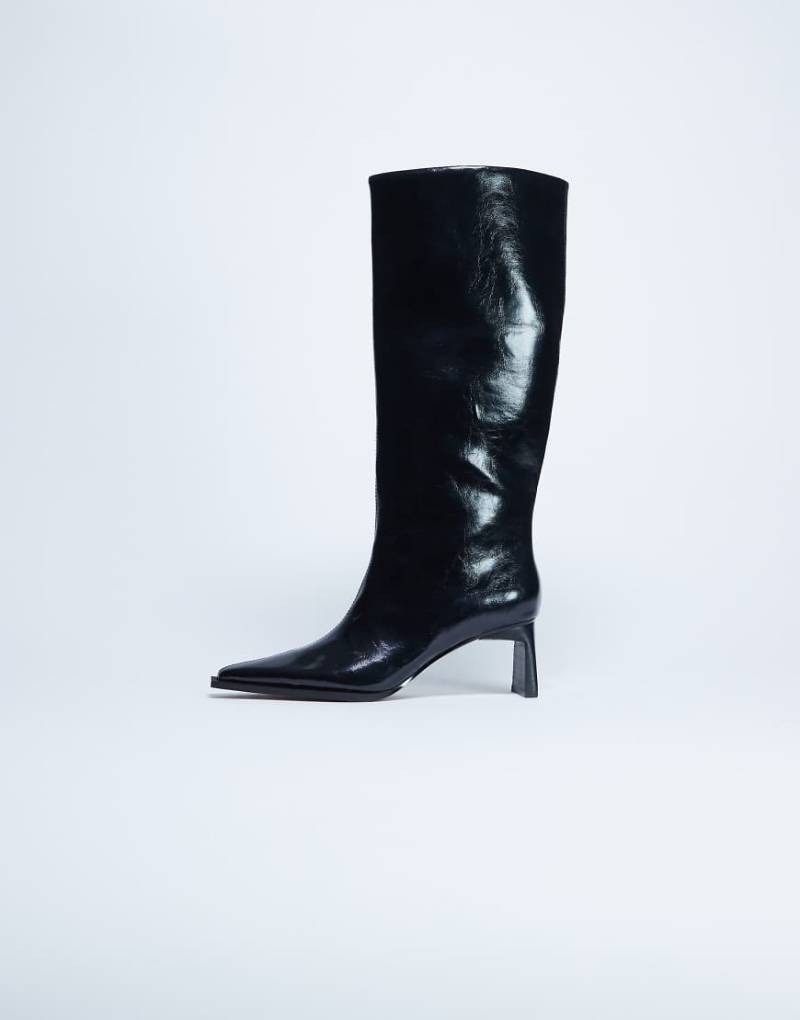 Topshop - Talia - Kniehohe Stiefel in Schwarz mit kantiger Zehenpartie von Topshop