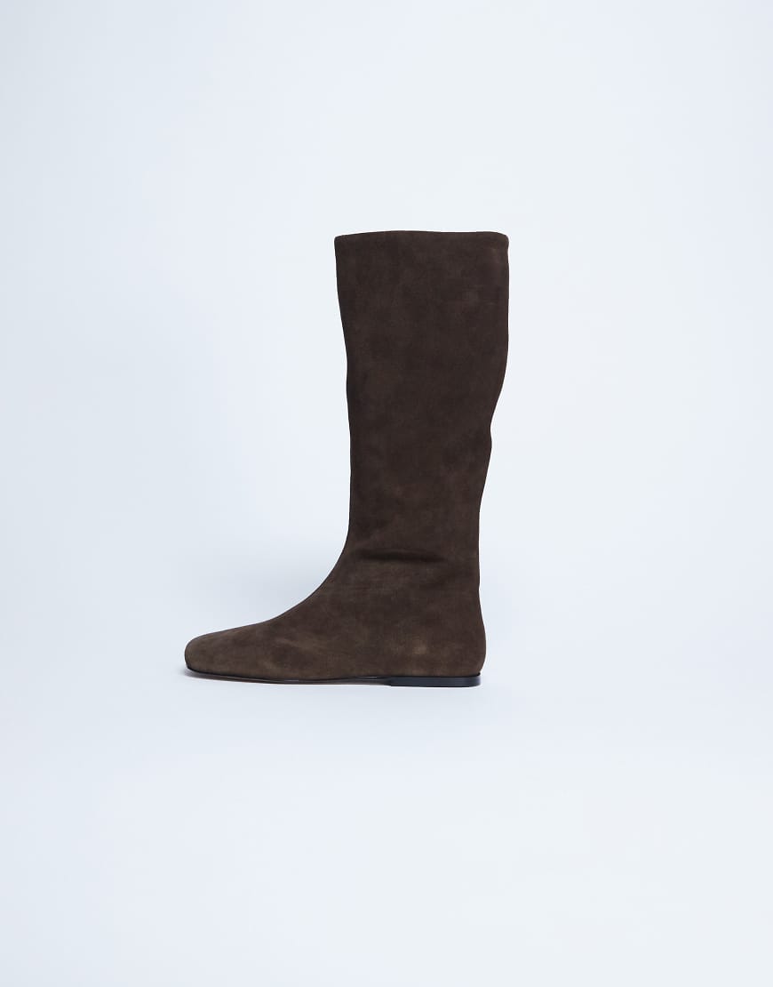 Topshop - Tess - Flache, kniehohe Stiefel aus echtem Wildleder in Schokobraun-Brown von Topshop