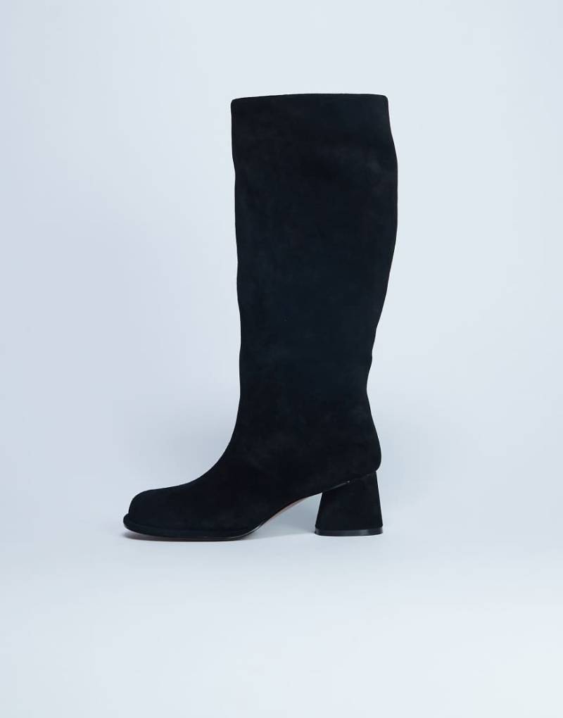 Topshop - Thea - Kniehohe Stiefel aus echtem Wildleder in Schwarz mit Blockabsatz von Topshop