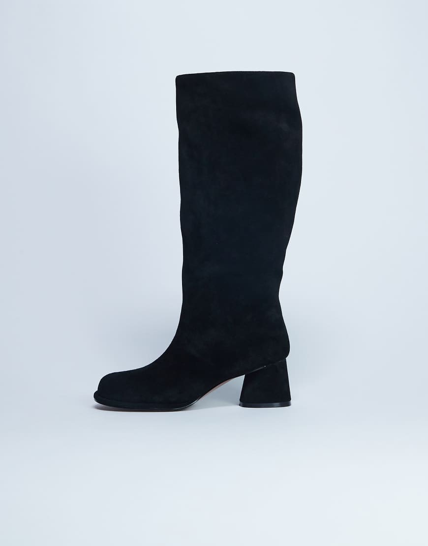Topshop - Thea - Kniehohe Stiefel aus echtem Wildleder in Schwarz mit Blockabsatz von Topshop