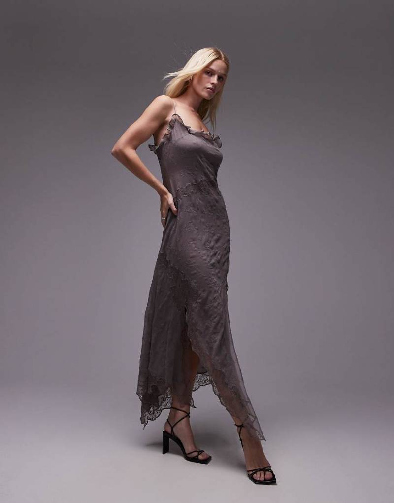 Topshop - Trägerkleid in Grau mit gerüschtem Ausschnitt, Stickerei und Spitze von Topshop