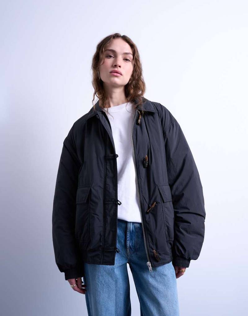 Topshop - Wattierte Hybrid-Bomberjacke in Schwarz mit Oversize-Passform und Knebelknopfverschluss von Topshop