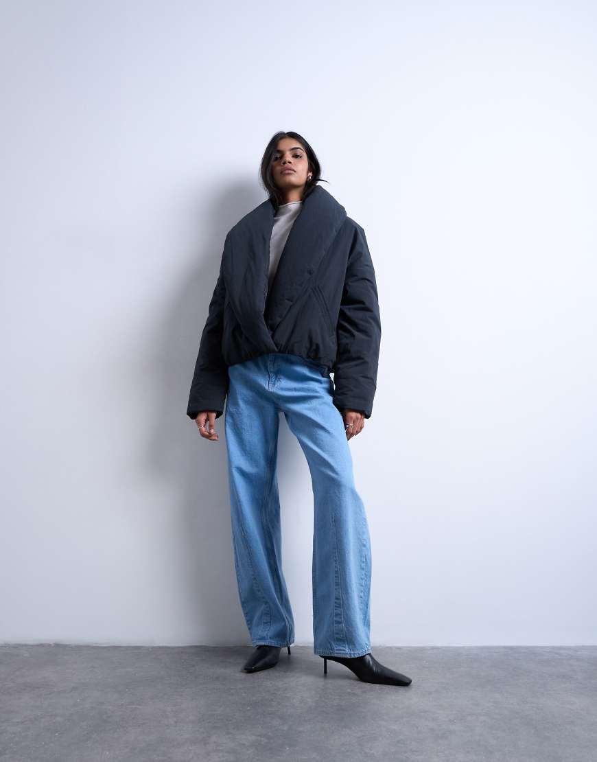 Topshop - Wattierte Steppjacke in verwaschenem Schwarz mit Schalkragen Topshop - Wattierte Steppjacke in verwaschenem Schwarz mit Schalkragen von Topshop