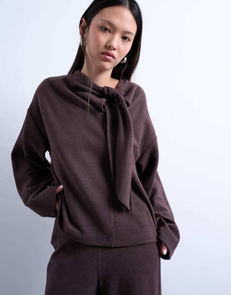 Topshop - Weiches, langärmliges Shirt in Schokobraun mit Bindedetail am Ausschnitt, Kombiteil-Brown von Topshop