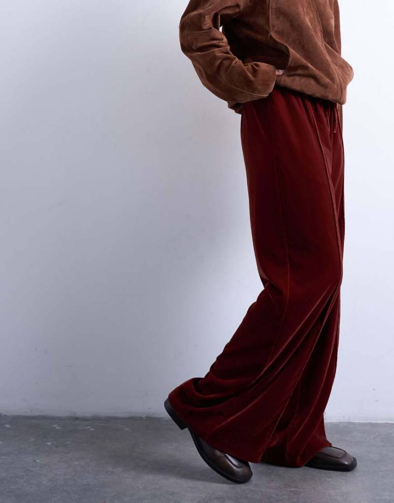 Topshop - Weit geschnittene Samt-Jogginghose in Tabakbraun mit mittelhohem Kordelzugbund-Brown von Topshop