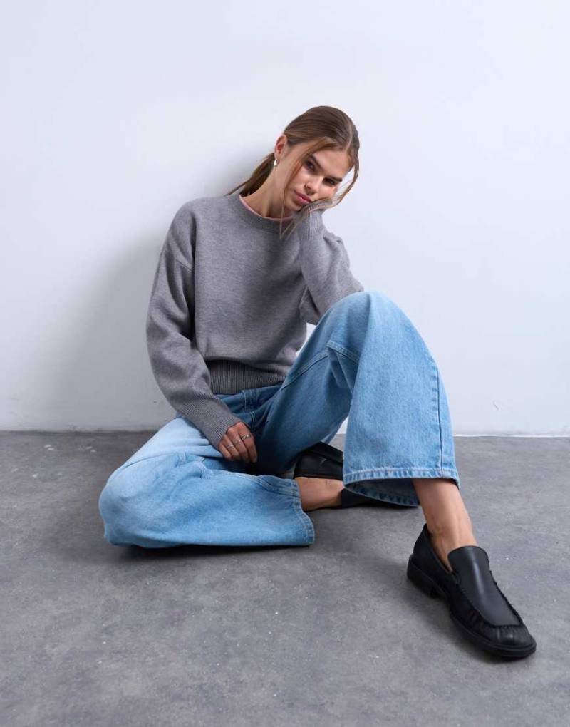 Topshop - Weite Jeans in Bleach-Waschung mit niedrigem Bund und Schnallenriemen-Blau von Topshop