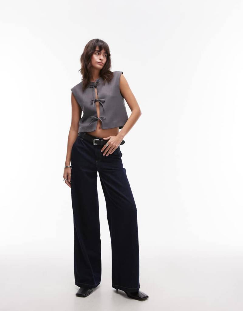 Topshop - Weste in Grau meliert mit Schnürung vorne und kurzem Schnitt von Topshop