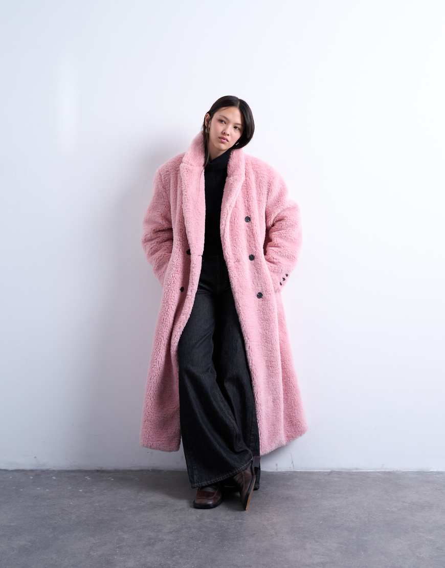 Topshop - Zweireihiger, langer Mantel aus Teddystoff in Rosa Topshop - Zweireihiger, langer Mantel aus Teddystoff in Rosa von Topshop