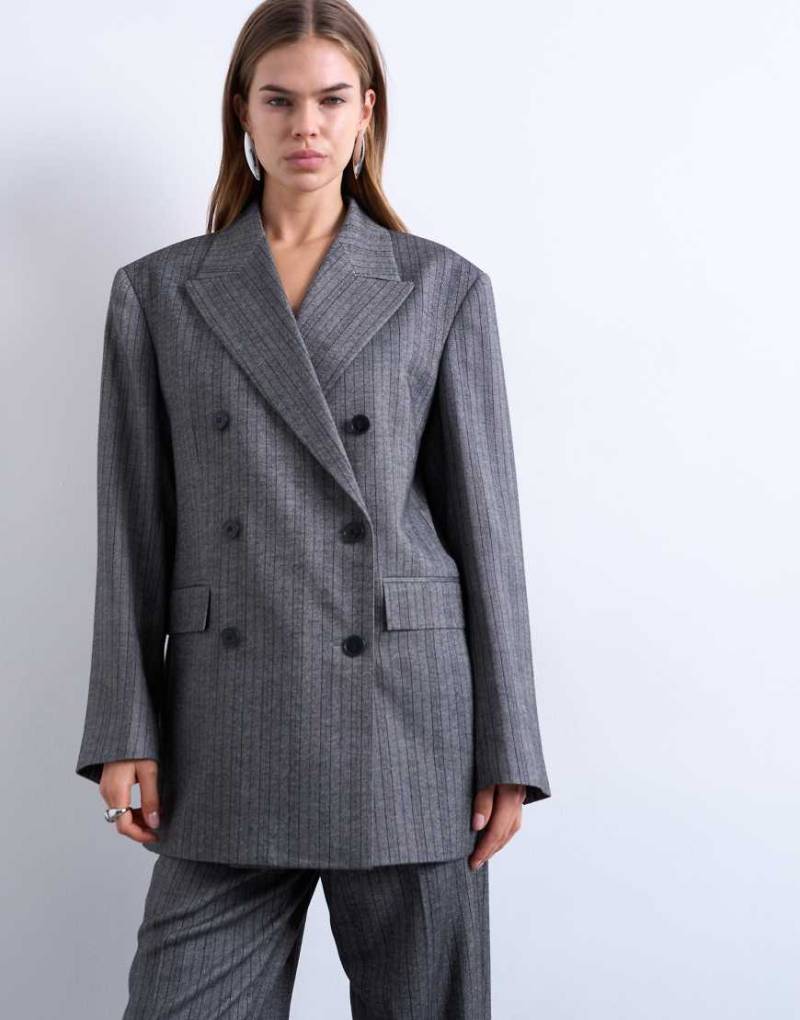 Topshop - Zweireihiger Smoking-Blazer in Grau mit 6 Knöpfen und Fischgrät-Streifenmuster von Topshop