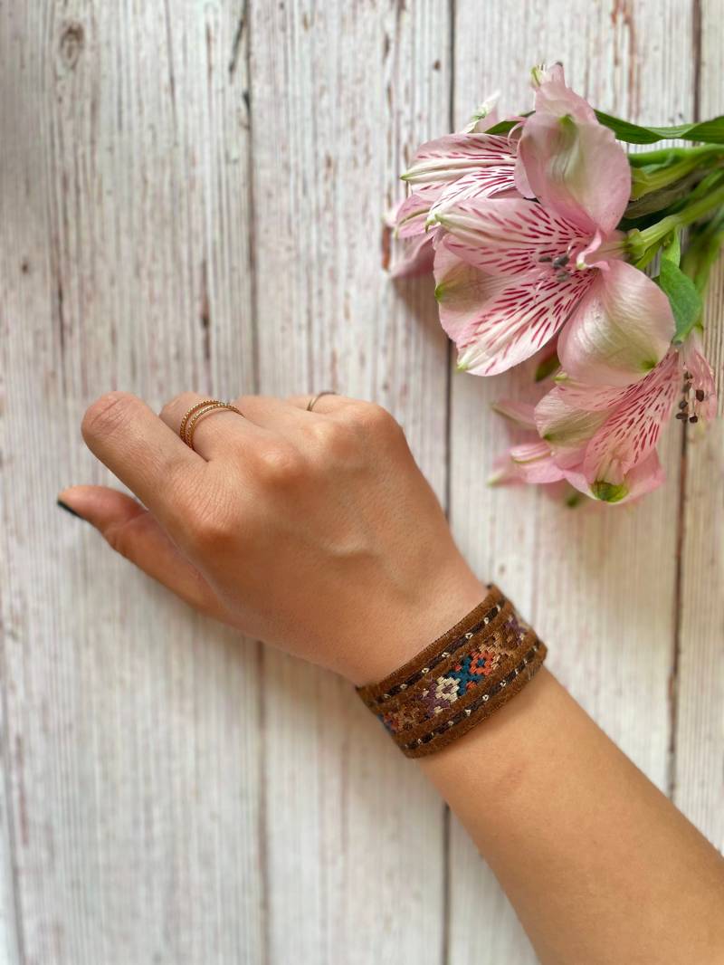 Handgesticktes Armband von ToranjTinyTreasures