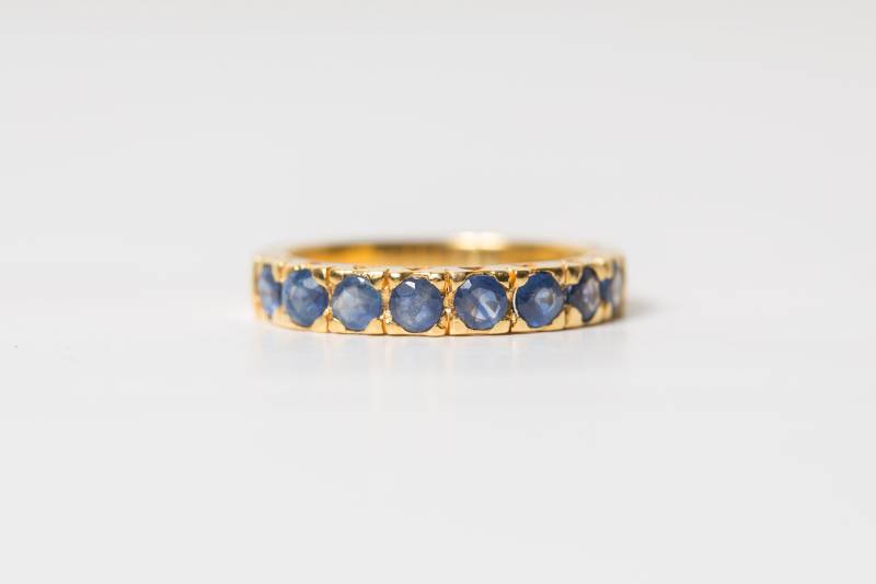 18K Saphir-Ring 18K Saphir-Ring von TorrieJasuwanJewelry