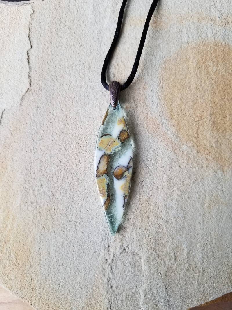 Stein-Serie Verschmolzen Glasschmuck, Anhänger, Erdfarben, Neutralen Tönen, Natürlichen Stein-Look Stein-Serie Verschmolzen Glasschmuck, Anhänger, Erdfarben, Neutralen Tönen, Natürlichen Stein-Look von TortugaGlass