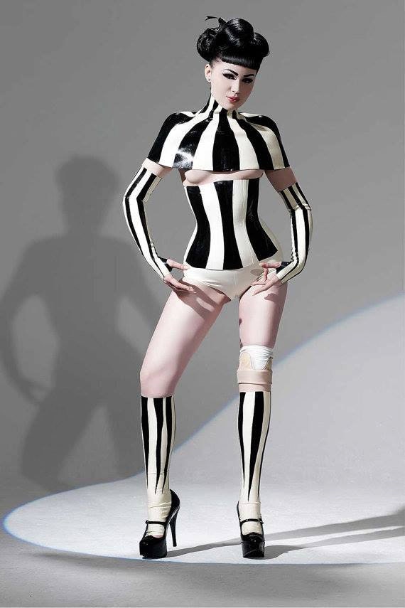 Viktoria Handschuhe Viktoria Handschuhe von TortureGardenLatex