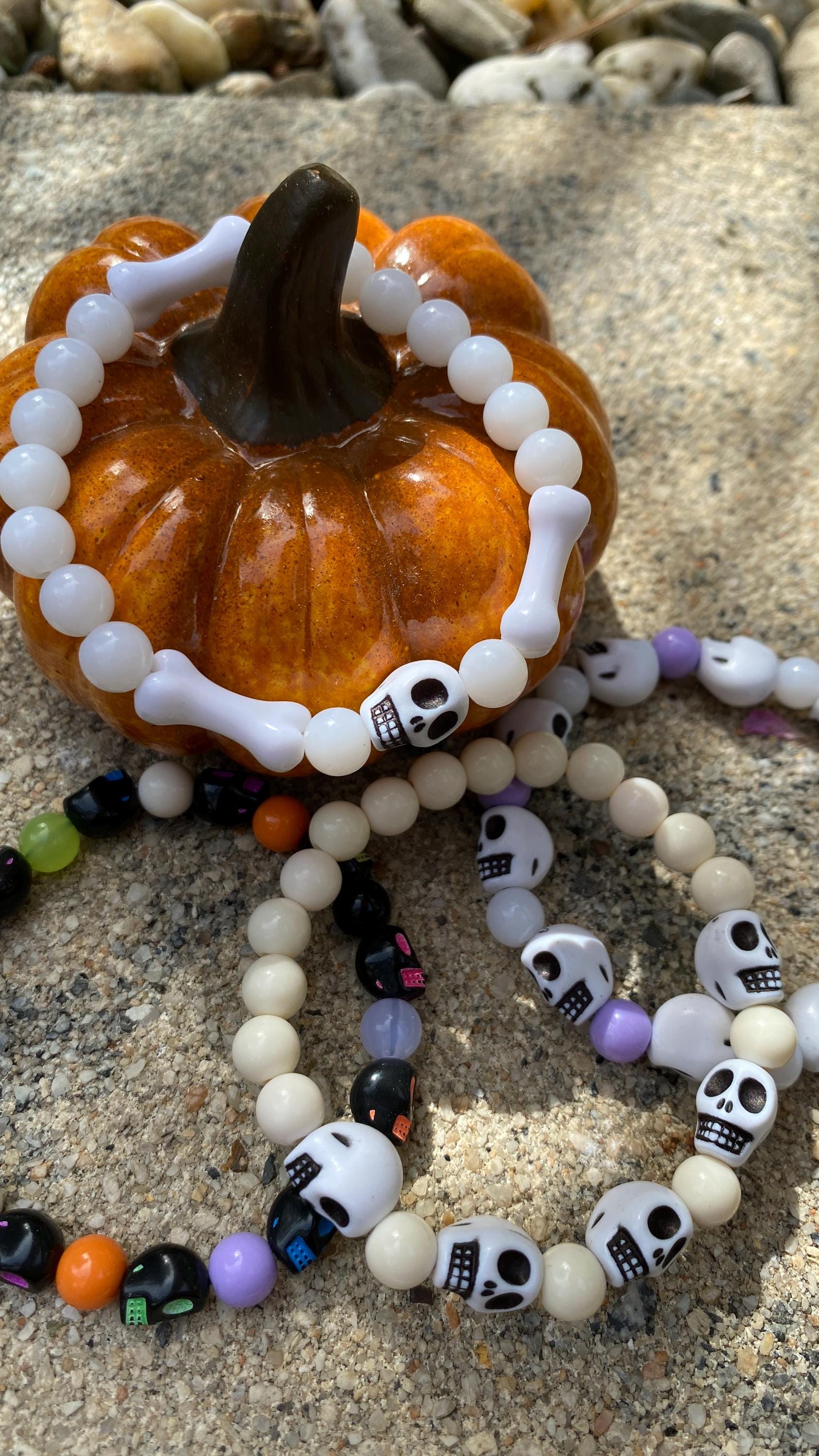 Totenkopf Armbänder von TorvyiDesign