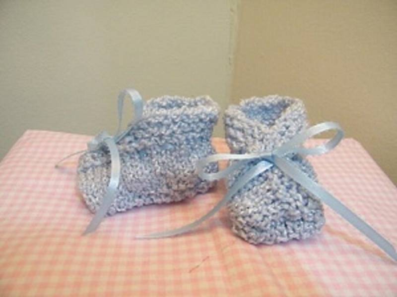 Babyschuhe Mit Bändchen Zum Binden Stricken 0-3 Monate von TossandTurnDesigns