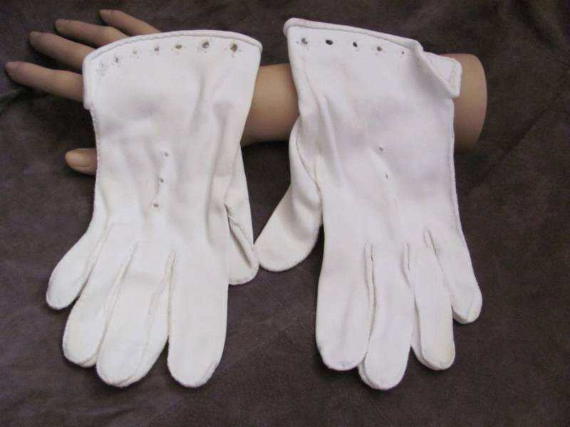 Handschuhe - Schöne Damen Vintage Weiße Weiche Handgelenkhandschuhe | 03A von TotallyLinens