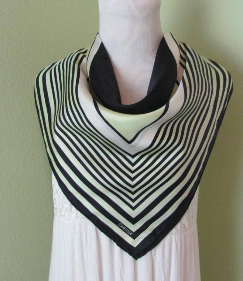 Carlisle // Weiß Schwarz Gestreifter Weicher Seidenschal 25" Zoll 62 cm Quadratisch Designer Signierte Schals 800+ Auf Lager von TotallyScarves