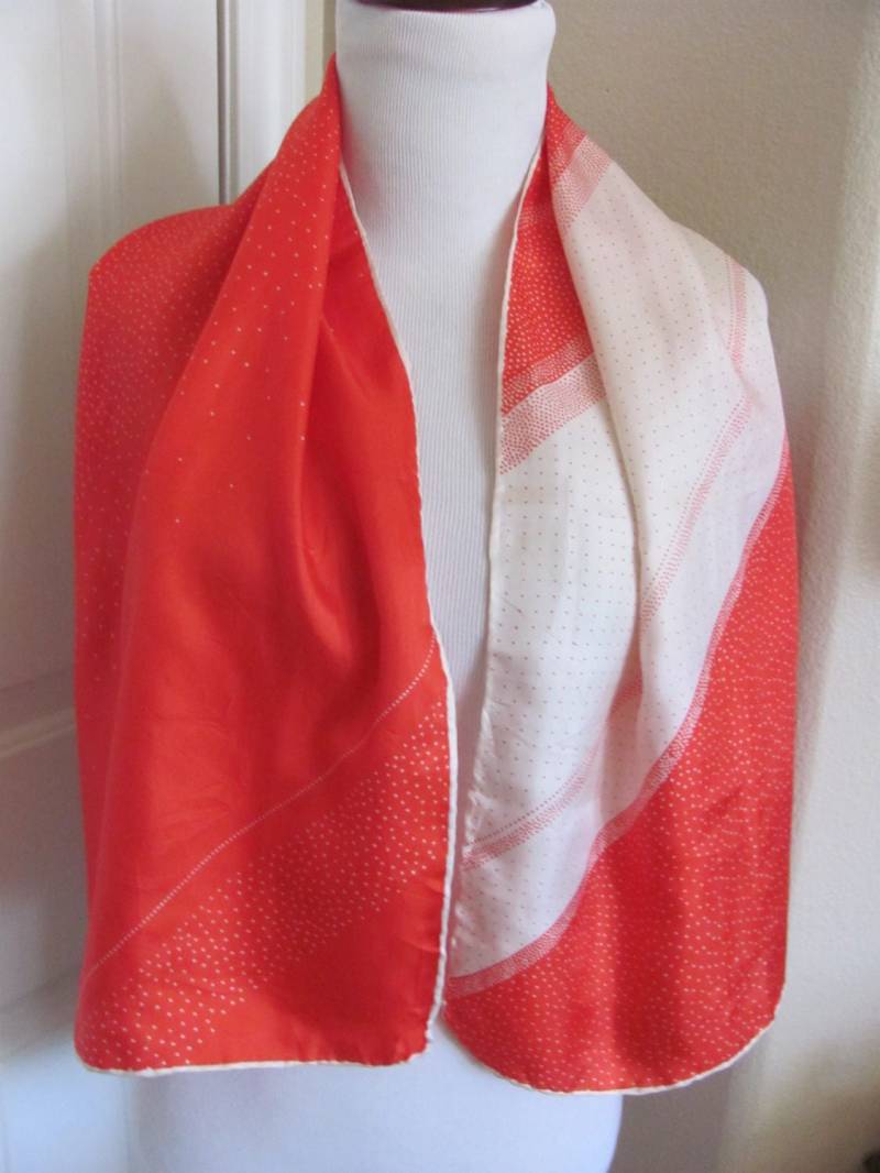 Verkauf Echo // Schöner Rot-Weiß Gepunkteter Seidenschal 15 "x 44" Lang Über 1200 in Meinem Shop Vintage Designer Seidenschals Verkauf Echo // Schöner Rot-Weiß Gepunkteter Seidenschal 15 "x 44" Lang Über 1200 in Meinem Shop Vintage Designer Seidenschals von TotallyScarves