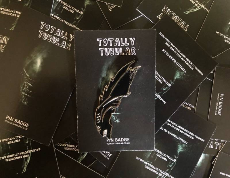 Alien | xenomorph Kopf - Blick Nach Unten Auf Dich..emaille Pin von TotallyyTubular