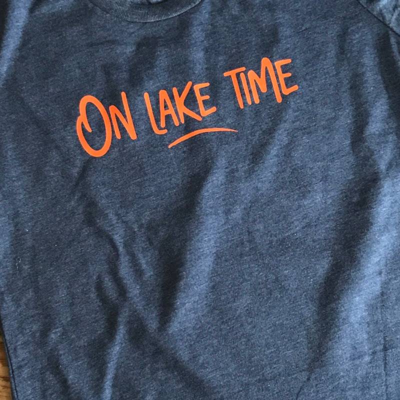 Auf See Zeit T-Shirt - Spaß Kid Urlaub Unisex T-Shirts Mädchen Kleinkind-T-Shirt Jungen T-Shirt Kleidung Bootfahren von TotandRoo