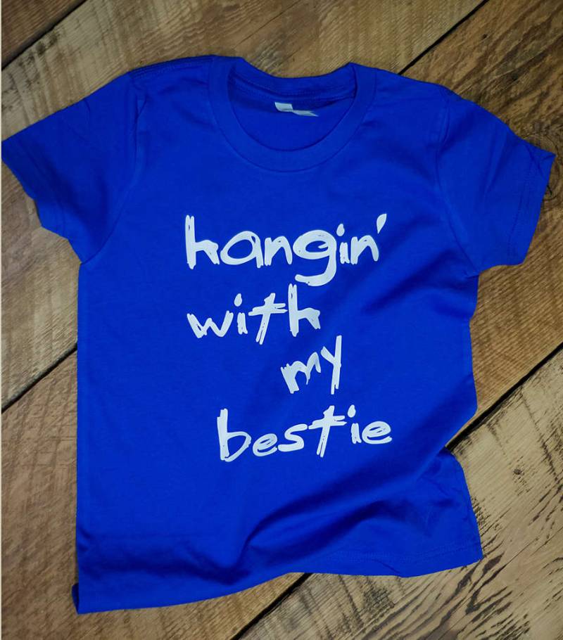 Hängen Mit Meinem Bestie - Jungs T-Shirt Jungen Top Jungen Shirt Kleidung Junge Kleinkind Beste Freunde Einzigartige Shirts von TotandRoo