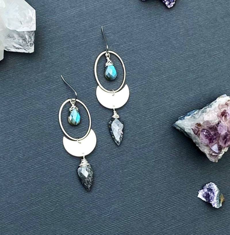 Labradorit Und Schwarzer Sonnenstein Ohrringe, Edelstahl Halbmond Monde von TouchOfStoneDesign