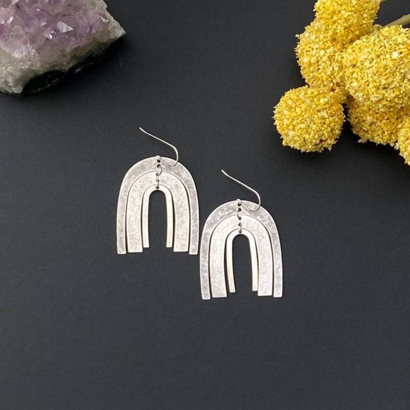 Silber Bogen Ohrringe, Statement Ohrringe Silber, Regenbogen Baumeln, U-Förmige Antike Einzigartige Boho Tropfen von TouchOfStoneDesign
