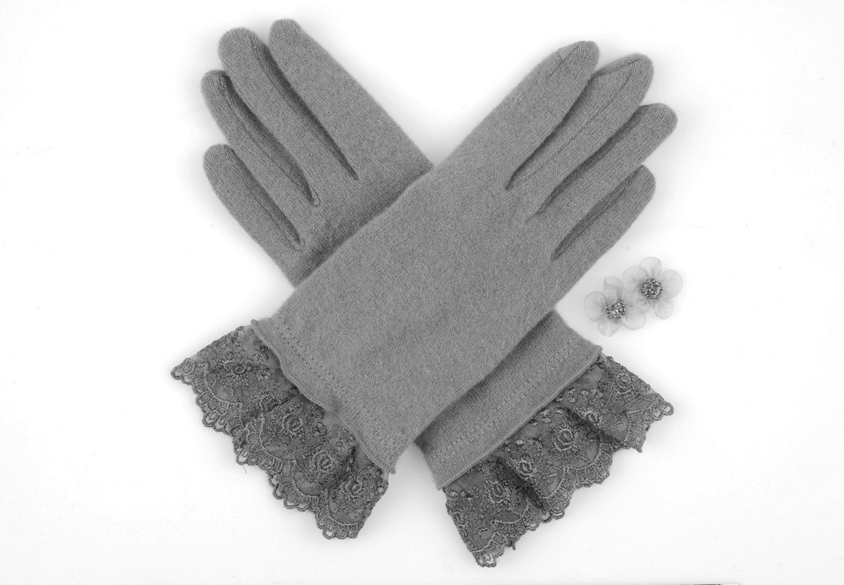Touchscreen Taugliche Winterhandschuhe Mit Spitzenbesatz, 80% Schurwollgemisch. Extrem Warme Und Luxuriöse Handgefertigte Handschuhe von TouchScreenGloveShop