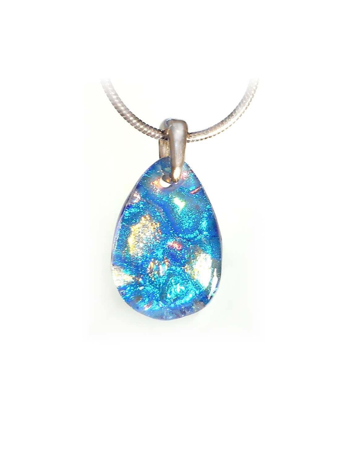Ein Hauch Von Glas Dichroic Glashalskette Mit Einer Silbernen Kette Inklusive - Style # 5 in 14 Farben Ein Hauch Von Glas Dichroic Glashalskette Mit Einer Silbernen Kette Inklusive - Style # 5 in 14 Farben von TouchofGlassDichroic