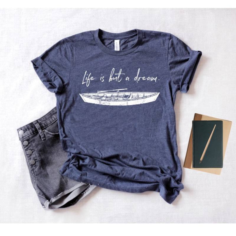 Das Leben Ist Nur Ein Traum - Zen Boot Kurzarm Unisex T-Shirt von TourDeBookshop