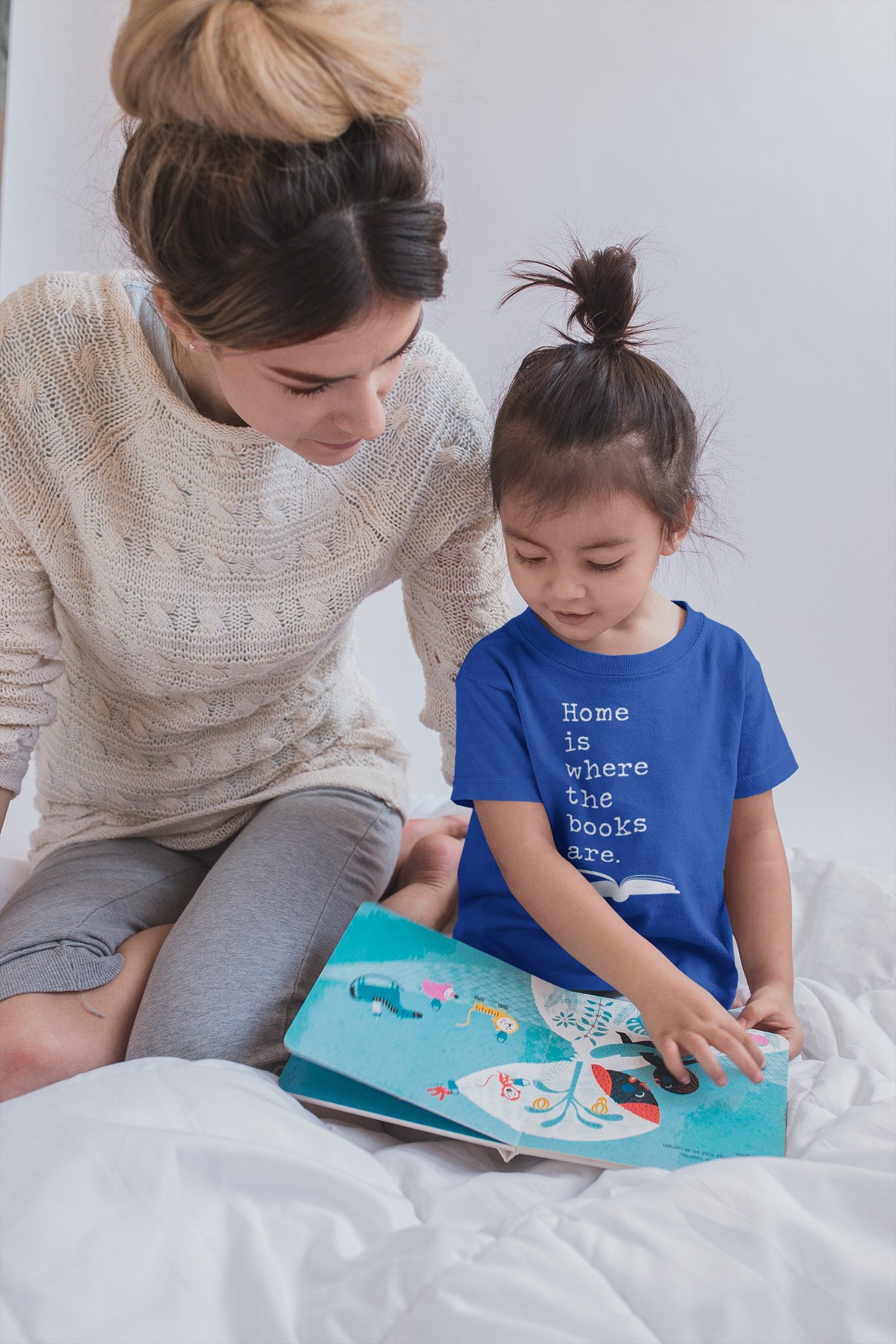 Home Is Where The Books Are - Jugend-Kurzarm-T-Shirt Home Is Where The Books Are - Jugend-Kurzarm-T-Shirt von TourDeBookshop