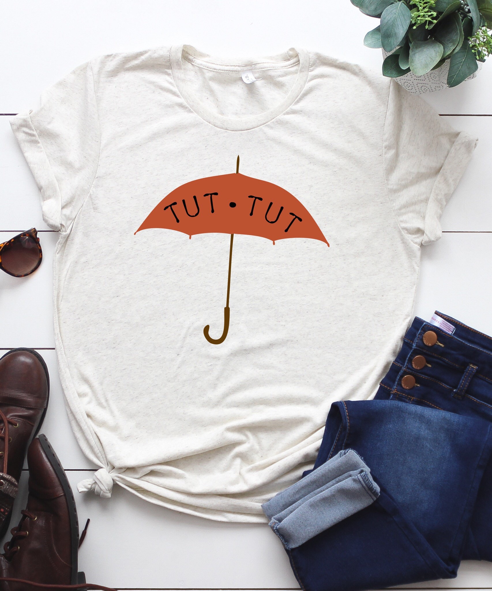 Tut Sieht Aus Wie Regen - Winnie Puuh Kurzarm Unisex T-Shirt Tut Sieht Aus Wie Regen - Winnie Puuh Kurzarm Unisex T-Shirt von TourDeBookshop