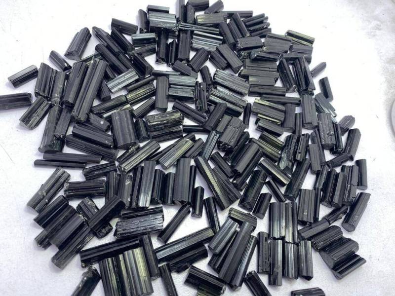 Schwarzer Turmalin Anhänger Roher Unsilber Kristall Roher Kristalle Schwarzer Turmalin Anhänger Roher Unsilber Kristall Roher Kristalle von Tourmalinegems