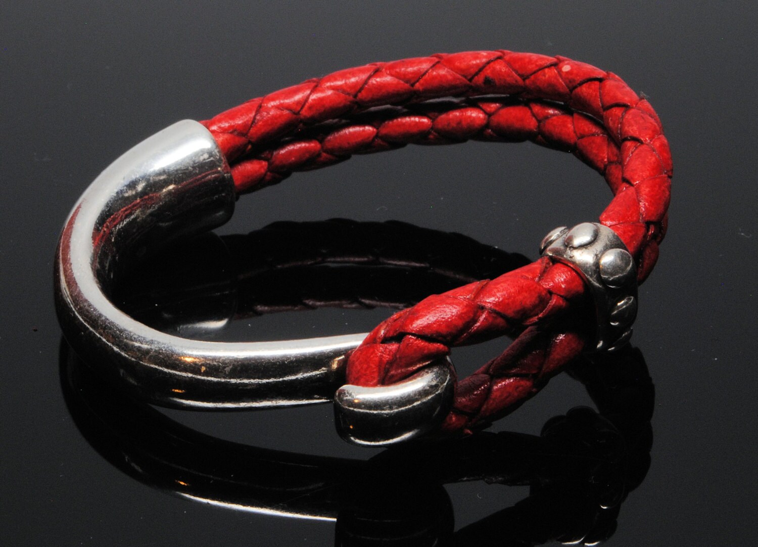 Glatte Manschette Hakenverschluss Mit 5mm Geflochtenem Leder Glatte Manschette Hakenverschluss Mit 5mm Geflochtenem Leder von TovaLonaJewelry