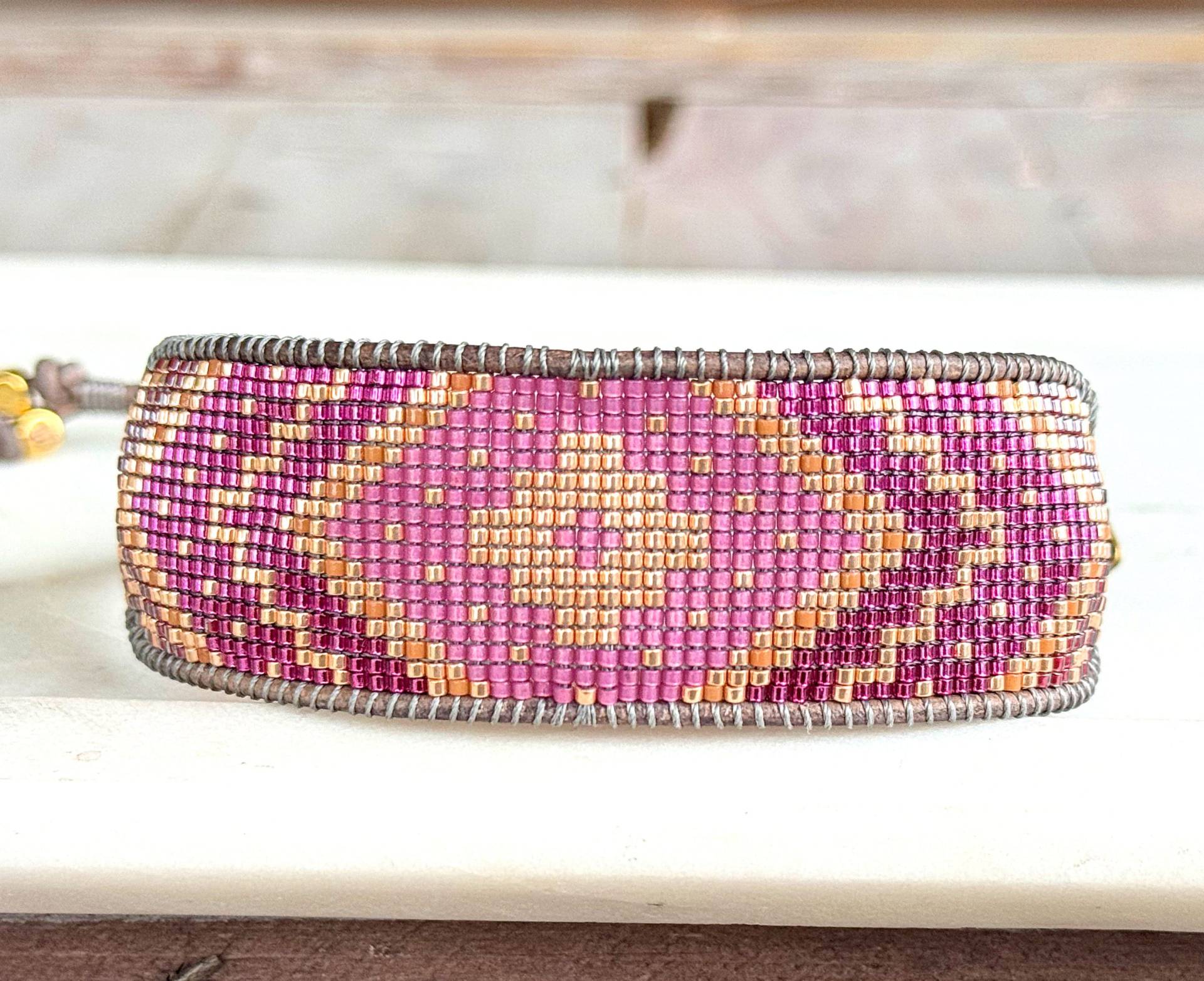Western Chevron Pflaume Und Pfingstrose Perlen Perlenarmband, Freundschaftsarmband, Boho Armband, Valentines Geschenk Für Sie von TowerCreationsbyTC