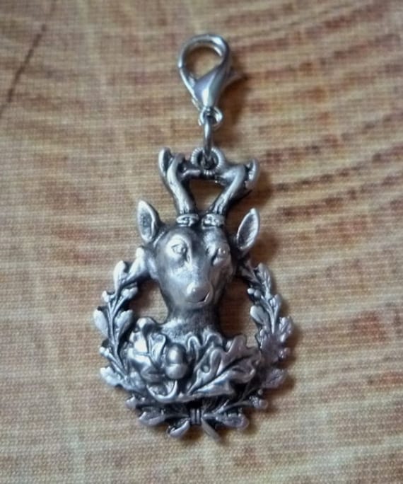 Charivari-Anhänger Hirschkopf Mit Eichenlaub, Trachtenanhänger von Trachtenladerl