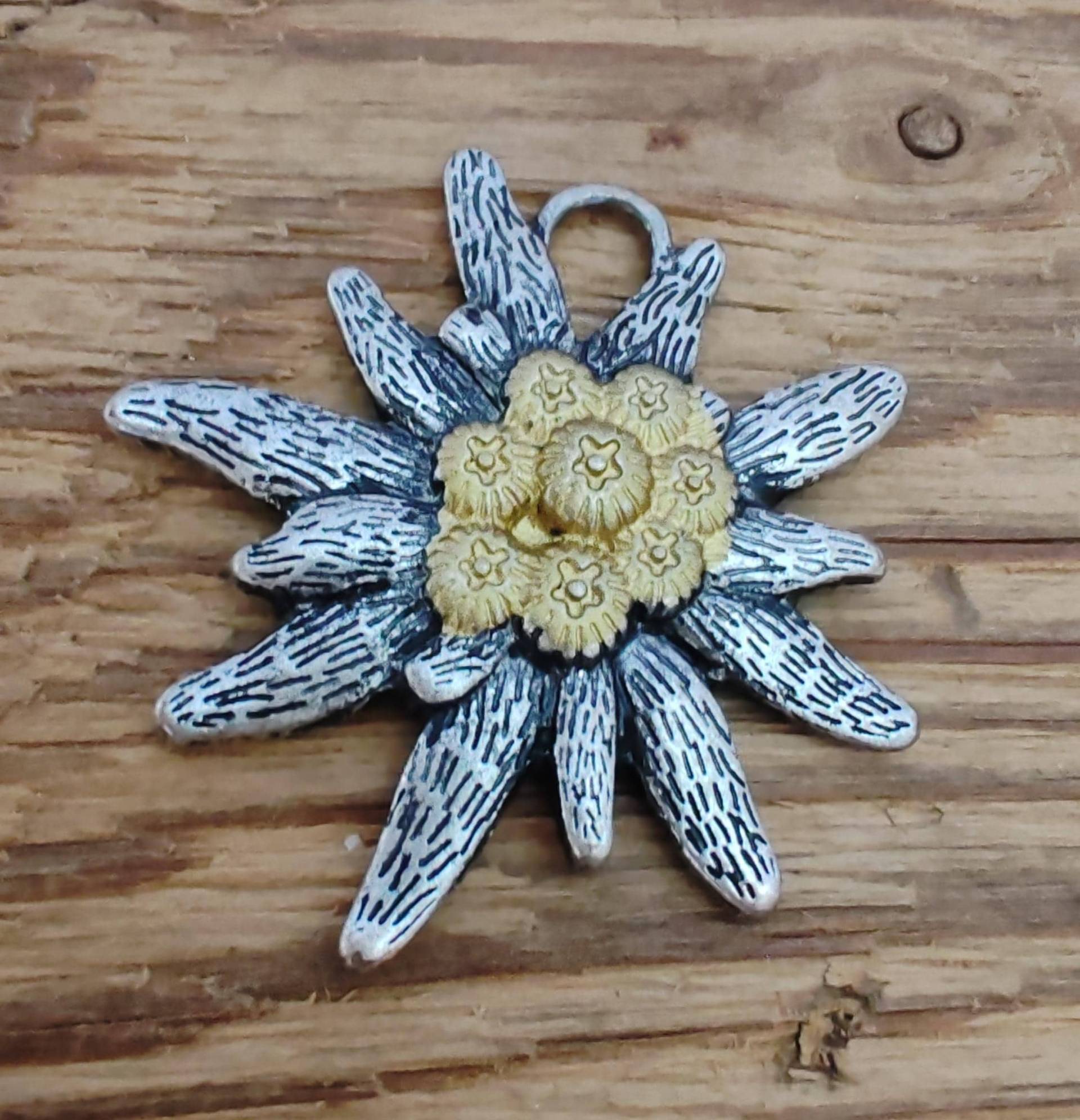 Großer Trachtenanhänger Edelweiß, Ca. 4, 3 cm, Antik-Silberfarben | Ab 0, 99 Euro Pro Stück von Trachtenladerl