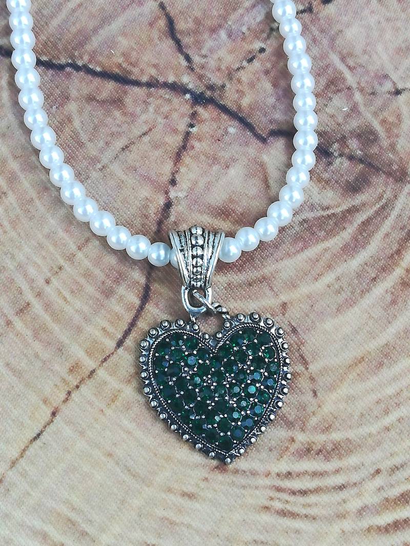 Perlenkette Mit Glitzerherz - Anhänger, Dunkelgrün, Trachtenkette, Trachtenschmuck, Dirndlkette von Trachtenladerl