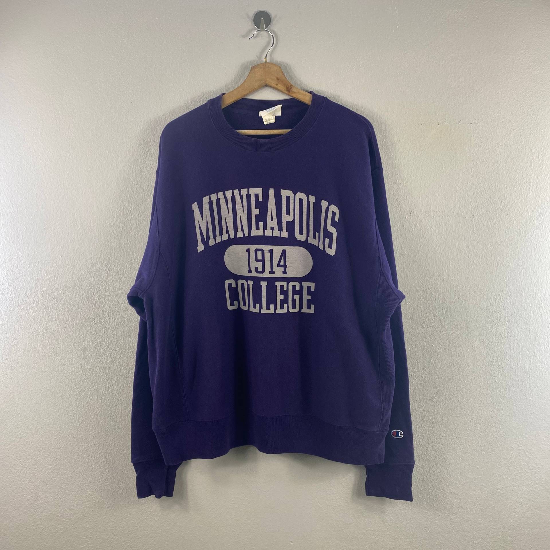 Vintage Champion Reverse Weave Minneapolis College University Spell Out Stickerei Streetwear Casual Jumper Sweatshirt Crewneck Lila Groß von Tracstore