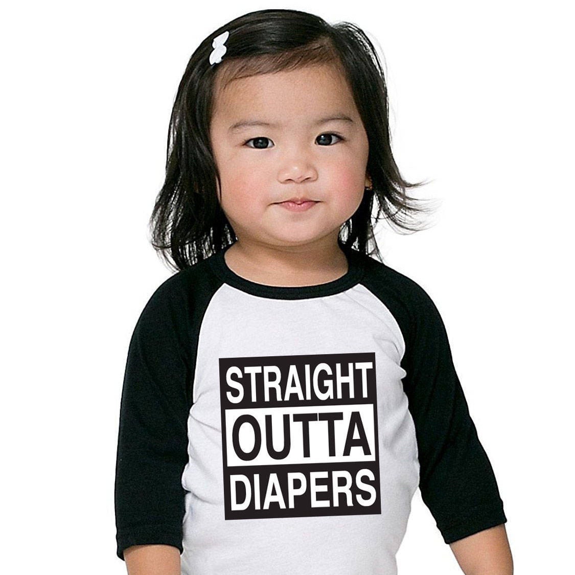 Gerade Outta Windeln Super Süßes Kleinkind Baseball T-Shirt Fertigen Sie Für Ein Einzigartiges Geschenk Besonders An Feiern Diesen Wichtigen von TracyBakerAngelBaby