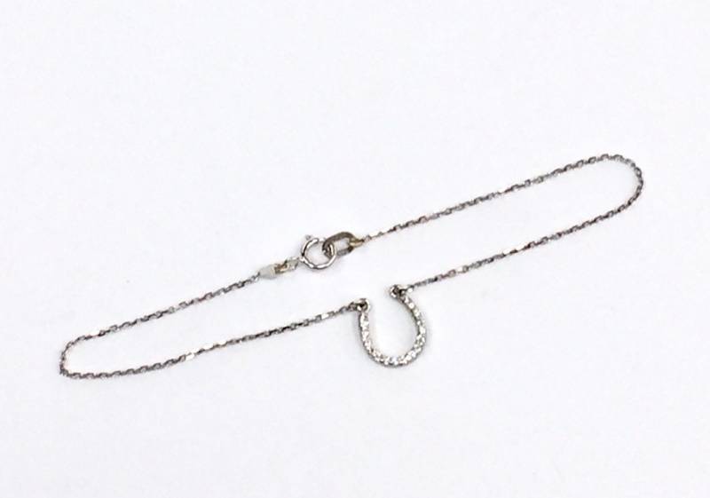 Wunderschönes Diamant Hufeisen Armband in 14K Weißgold Gefasst von TracyJanuleDesigns