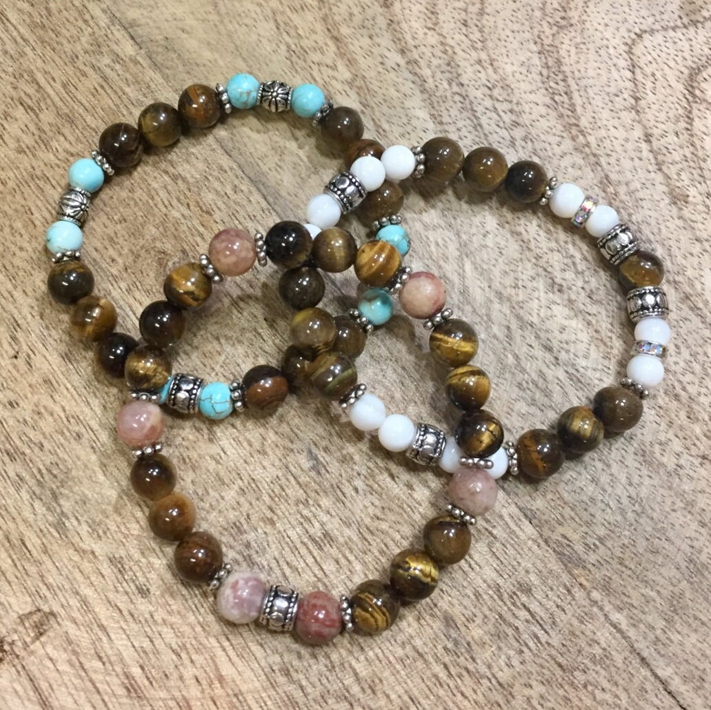 Tiger Eye Set Edelstein-Armband Wählen Sie 1 Tiger Eye Set Edelstein-Armband Wählen Sie 1 von TracyMarloweNewYork