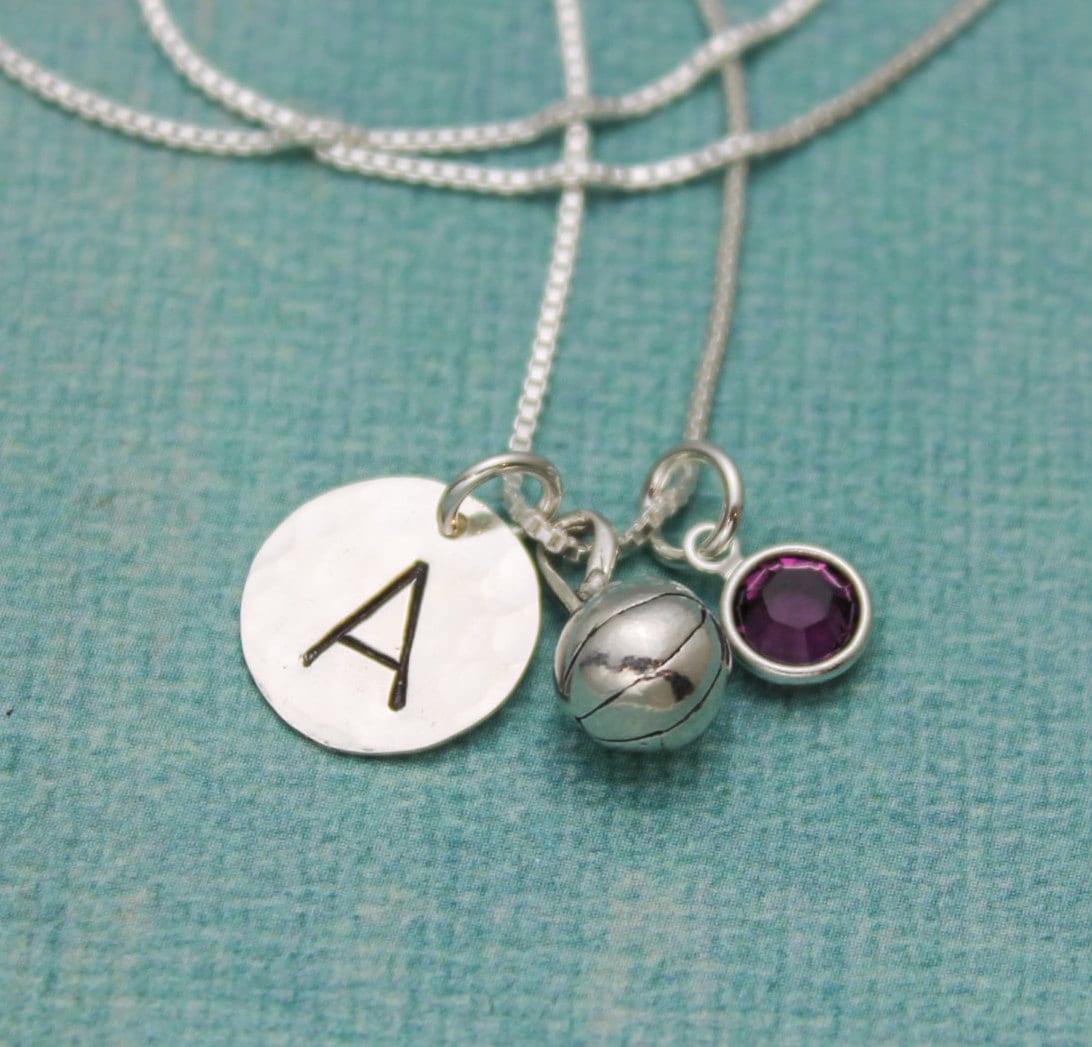 Basketball Charm Halskette Sterling Silber Mit Geburtsstein Und Initiale Hand Gestempelt von TracyTayanDesigns