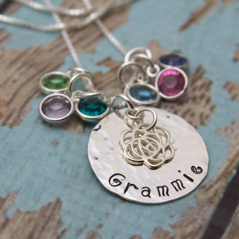 Großmutter Oder Mutter Halskette Mit Rose Und Birthstones Sterling Silber Personalisierte Hand Gestempelt Schmuck von TracyTayanDesigns