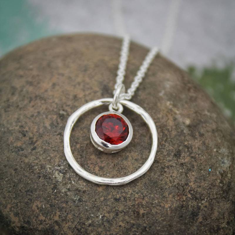Januar Crystal Birthstone Halskette in Sterling Silber von TracyTayanDesigns