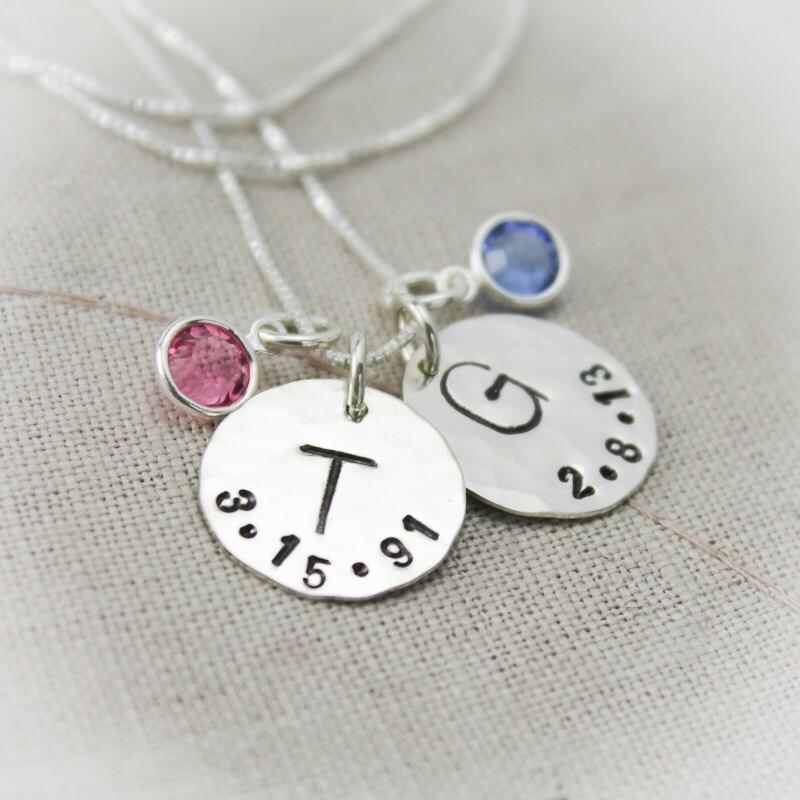 Mutter Oder Großmutter Charm Halskette Mit Geburtssteinen Initiale Und Geburtsdatum Personalisierte Hand Gestempelt Schmuck Mutter Oder Großmutter Charm Halskette Mit Geburtssteinen Initiale Und Geburtsdatum Personalisierte Hand Gestempelt Schmuck von TracyTayanDesigns