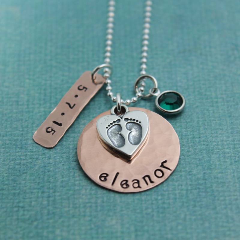Neue Mama in Kupfer Mit Sterling Silber Footprint Charm Halskette Personalisierte Hand Gestempelt Schmuck von TracyTayanDesigns